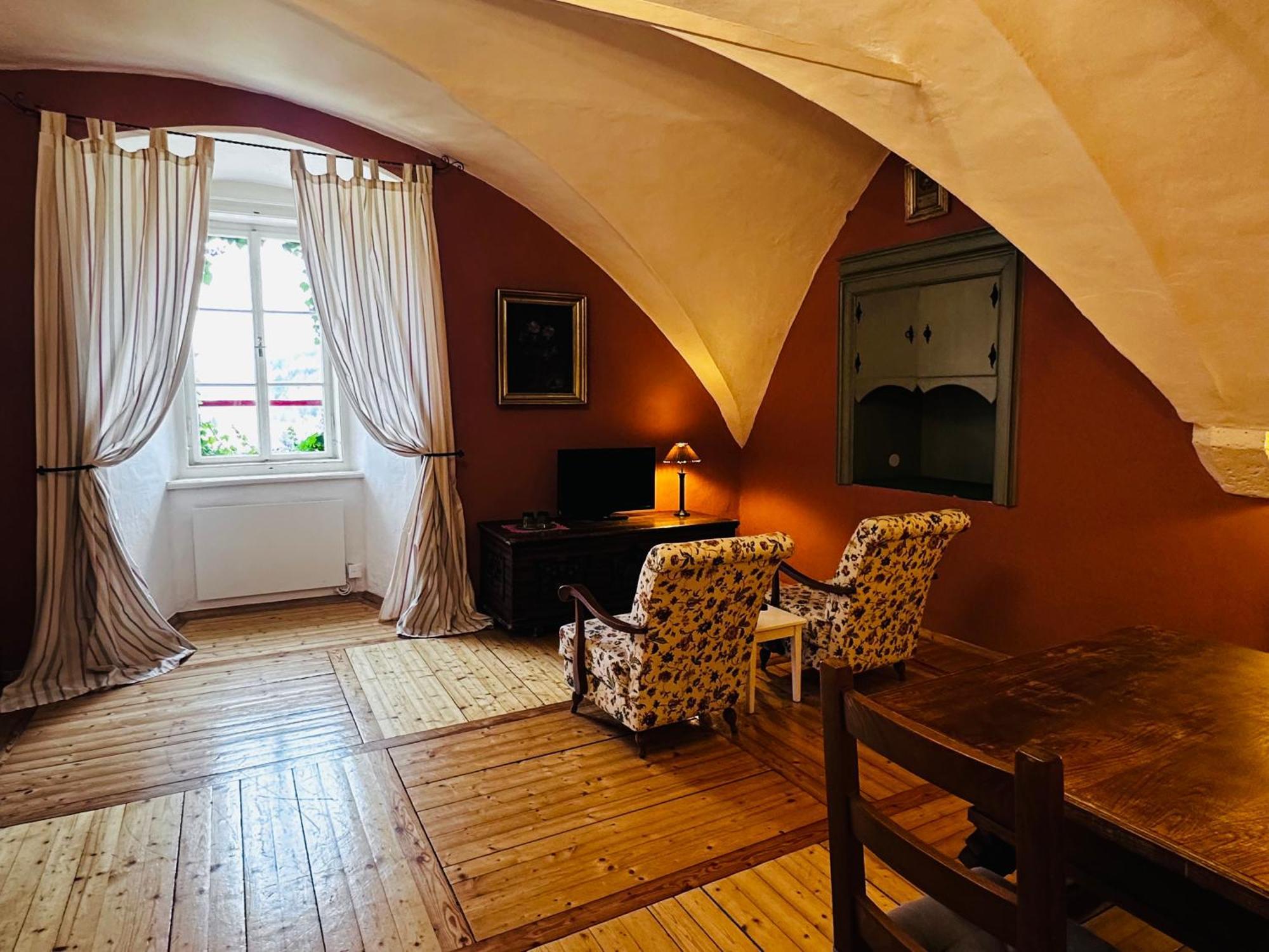 Schloss Moosburg Gaestehaus Esterno foto